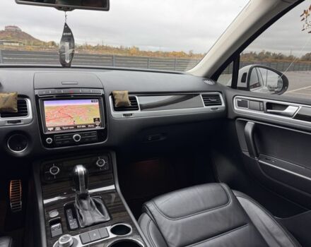 Белый Фольксваген Туарег, объемом двигателя 3 л и пробегом 238 тыс. км за 22500 $, фото 14 на Automoto.ua