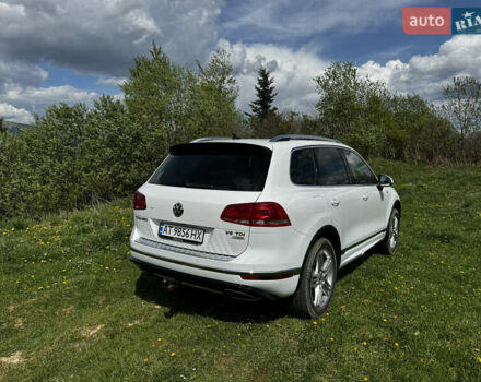 Белый Фольксваген Туарег, объемом двигателя 3 л и пробегом 196 тыс. км за 35000 $, фото 3 на Automoto.ua
