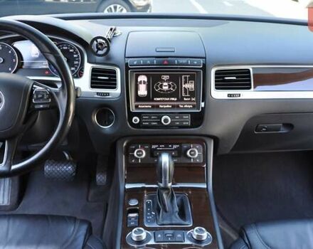 Белый Фольксваген Туарег, объемом двигателя 2.97 л и пробегом 263 тыс. км за 23000 $, фото 31 на Automoto.ua