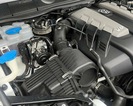 Белый Фольксваген Туарег, объемом двигателя 2.97 л и пробегом 188 тыс. км за 29200 $, фото 43 на Automoto.ua