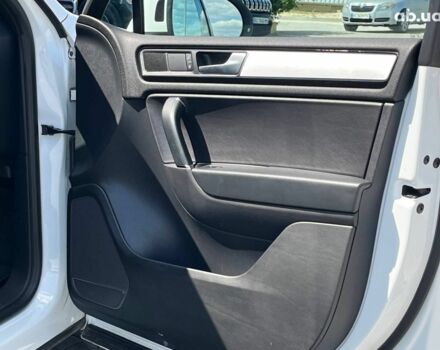 Белый Фольксваген Туарег, объемом двигателя 3.6 л и пробегом 98 тыс. км за 20980 $, фото 1 на Automoto.ua