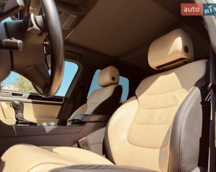 Белый Фольксваген Туарег, объемом двигателя 2.97 л и пробегом 172 тыс. км за 31500 $, фото 17 на Automoto.ua