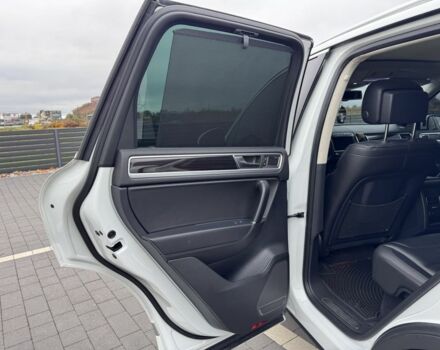 Белый Фольксваген Туарег, объемом двигателя 3 л и пробегом 238 тыс. км за 22500 $, фото 12 на Automoto.ua