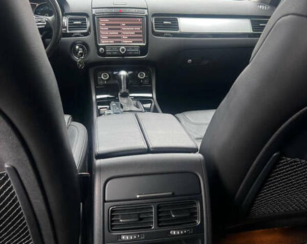 Белый Фольксваген Туарег, объемом двигателя 2.97 л и пробегом 188 тыс. км за 29200 $, фото 22 на Automoto.ua