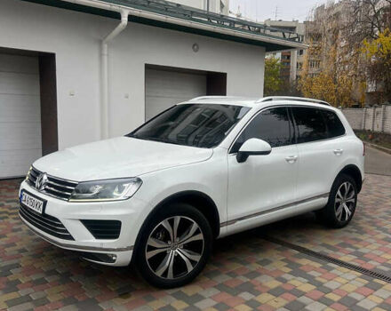 Белый Фольксваген Туарег, объемом двигателя 2.97 л и пробегом 188 тыс. км за 29200 $, фото 1 на Automoto.ua