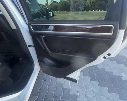 Фольксваген Туарег 2016 в Белой Церкве на Automoto.ua Белый Фольксваген Туарег, объемом двигателя 3 л и пробегом 264 тыс. км за 24500 $, фото 24 на Automoto.ua