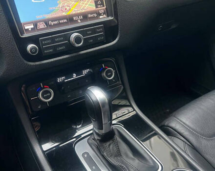 Белый Фольксваген Туарег, объемом двигателя 2.97 л и пробегом 188 тыс. км за 29200 $, фото 18 на Automoto.ua