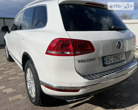 Білий Фольксваген Туарег, об'ємом двигуна 2.97 л та пробігом 300 тис. км за 21900 $, фото 18 на Automoto.ua