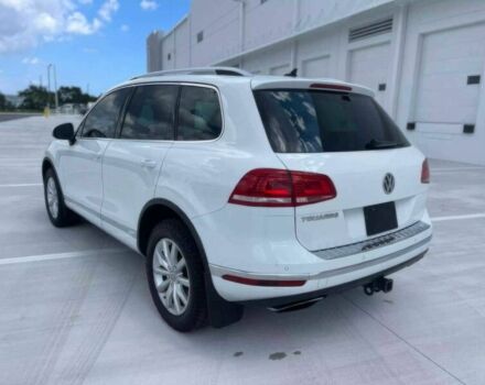 Белый Фольксваген Туарег, объемом двигателя 3.6 л и пробегом 71 тыс. км за 7500 $, фото 5 на Automoto.ua