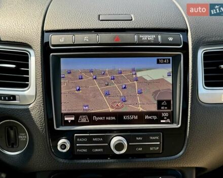 Белый Фольксваген Туарег, объемом двигателя 2.97 л и пробегом 172 тыс. км за 31500 $, фото 26 на Automoto.ua