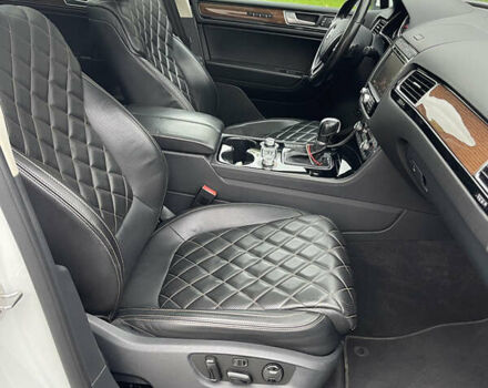 Фольксваген Туарег 2016 в Луцке на Automoto.ua Белый Фольксваген Туарег, объемом двигателя 2.97 л и пробегом 146 тыс. км за 33800 $, фото 44 на Automoto.ua