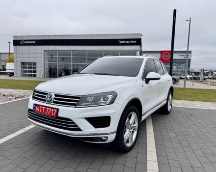 Белый Фольксваген Туарег, объемом двигателя 3 л и пробегом 238 тыс. км за 22500 $, фото 1 на Automoto.ua