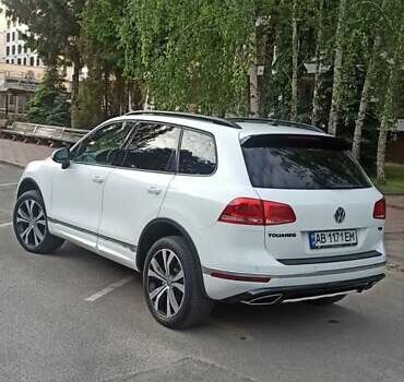 Білий Фольксваген Туарег, об'ємом двигуна 2.97 л та пробігом 138 тис. км за 34000 $, фото 7 на Automoto.ua
