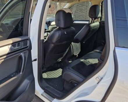 Фольксваген Туарег 2016 в Киеве на Automoto.ua Белый Фольксваген Туарег, объемом двигателя 3 л и пробегом 180 тыс. км за 22500 $, фото 2 на Automoto.ua