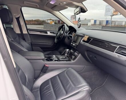 Белый Фольксваген Туарег, объемом двигателя 3 л и пробегом 238 тыс. км за 22500 $, фото 10 на Automoto.ua