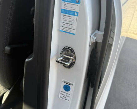 Білий Фольксваген Туарег, об'ємом двигуна 2.97 л та пробігом 265 тис. км за 25500 $, фото 16 на Automoto.ua