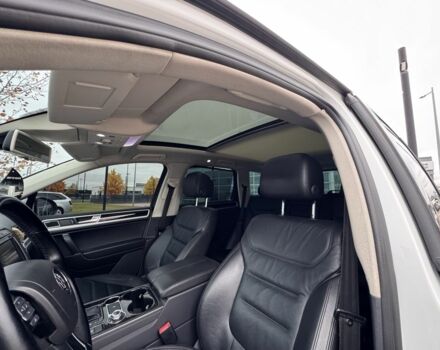 Белый Фольксваген Туарег, объемом двигателя 3 л и пробегом 238 тыс. км за 22500 $, фото 18 на Automoto.ua