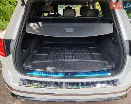 Белый Фольксваген Туарег, объемом двигателя 2.97 л и пробегом 237 тыс. км за 31000 $, фото 15 на Automoto.ua