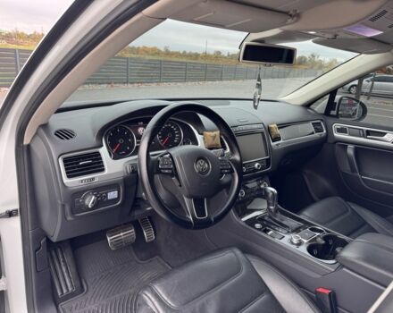 Белый Фольксваген Туарег, объемом двигателя 3 л и пробегом 238 тыс. км за 22500 $, фото 9 на Automoto.ua