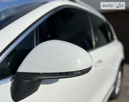 Білий Фольксваген Туарег, об'ємом двигуна 2.97 л та пробігом 300 тис. км за 21900 $, фото 15 на Automoto.ua