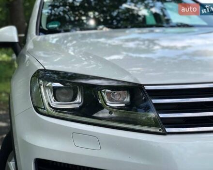 Білий Фольксваген Туарег, об'ємом двигуна 3 л та пробігом 222 тис. км за 24999 $, фото 41 на Automoto.ua