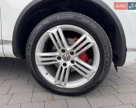 Фольксваген Туарег 2016 в Мукачеве на Automoto.ua Белый Фольксваген Туарег, объемом двигателя 3 л и пробегом 238 тыс. км за 22500 $, фото 15 на Automoto.ua