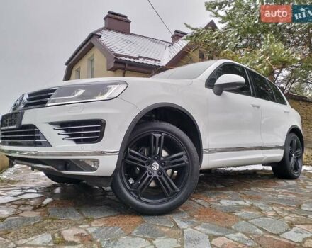 Белый Фольксваген Туарег, объемом двигателя 3 л и пробегом 183 тыс. км за 28700 $, фото 4 на Automoto.ua