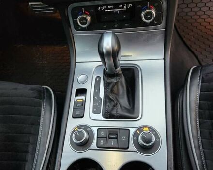 Белый Фольксваген Туарег, объемом двигателя 2.97 л и пробегом 269 тыс. км за 26900 $, фото 12 на Automoto.ua