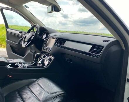 Білий Фольксваген Туарег, об'ємом двигуна 3 л та пробігом 222 тис. км за 24999 $, фото 8 на Automoto.ua