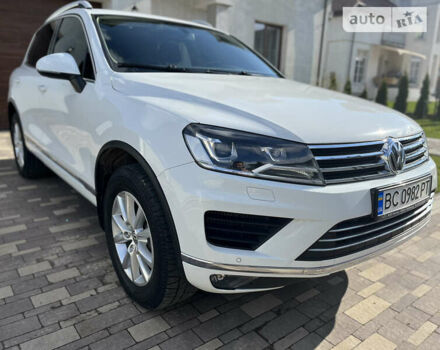 Білий Фольксваген Туарег, об'ємом двигуна 2.97 л та пробігом 300 тис. км за 21900 $, фото 12 на Automoto.ua