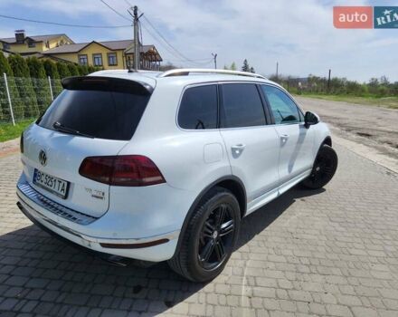Белый Фольксваген Туарег, объемом двигателя 2.97 л и пробегом 269 тыс. км за 26900 $, фото 3 на Automoto.ua