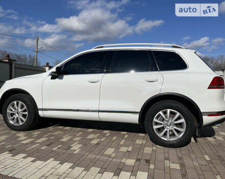 Білий Фольксваген Туарег, об'ємом двигуна 2.97 л та пробігом 300 тис. км за 21900 $, фото 5 на Automoto.ua