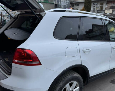 Білий Фольксваген Туарег, об'ємом двигуна 2.97 л та пробігом 270 тис. км за 23500 $, фото 4 на Automoto.ua