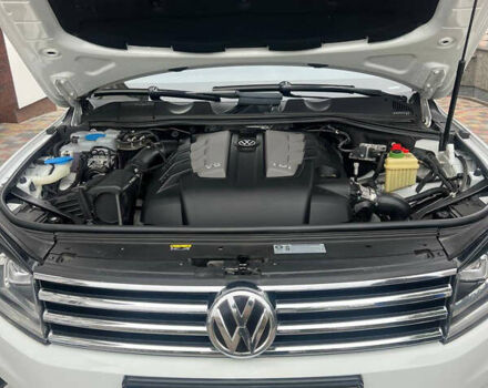 Белый Фольксваген Туарег, объемом двигателя 2.97 л и пробегом 188 тыс. км за 29200 $, фото 42 на Automoto.ua