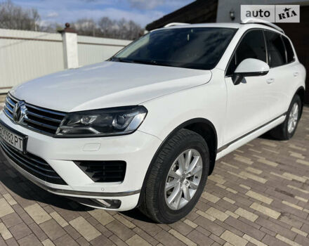 Білий Фольксваген Туарег, об'ємом двигуна 2.97 л та пробігом 300 тис. км за 21900 $, фото 3 на Automoto.ua
