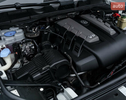 Белый Фольксваген Туарег, объемом двигателя 2.97 л и пробегом 120 тыс. км за 32000 $, фото 39 на Automoto.ua