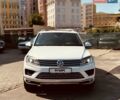 Белый Фольксваген Туарег, объемом двигателя 2.97 л и пробегом 172 тыс. км за 31500 $, фото 1 на Automoto.ua