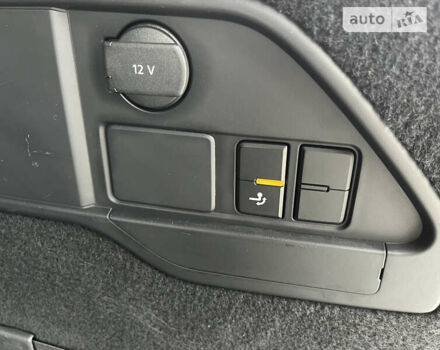 Білий Фольксваген Туарег, об'ємом двигуна 2.97 л та пробігом 300 тис. км за 21900 $, фото 44 на Automoto.ua