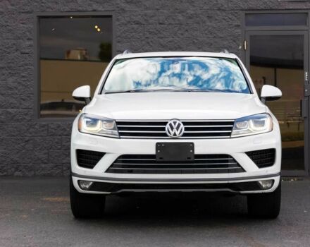 Білий Фольксваген Туарег, об'ємом двигуна 3 л та пробігом 76 тис. км за 12300 $, фото 1 на Automoto.ua