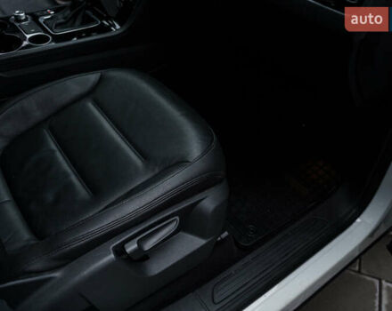 Белый Фольксваген Туарег, объемом двигателя 2.97 л и пробегом 120 тыс. км за 32000 $, фото 24 на Automoto.ua