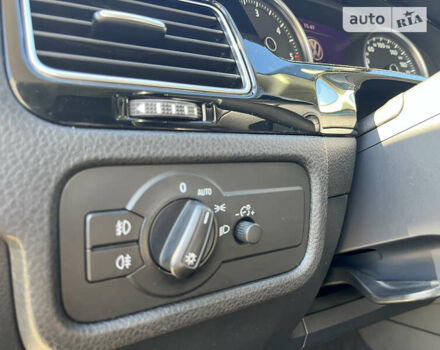 Білий Фольксваген Туарег, об'ємом двигуна 2.97 л та пробігом 300 тис. км за 21900 $, фото 34 на Automoto.ua