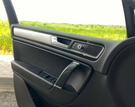 Білий Фольксваген Туарег, об'ємом двигуна 3 л та пробігом 222 тис. км за 24999 $, фото 10 на Automoto.ua