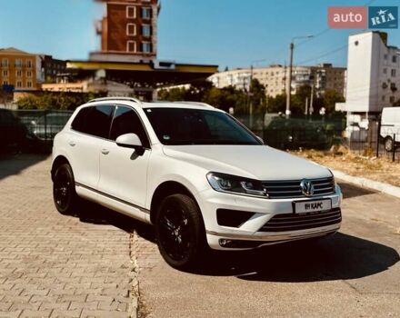 Белый Фольксваген Туарег, объемом двигателя 2.97 л и пробегом 172 тыс. км за 31500 $, фото 5 на Automoto.ua
