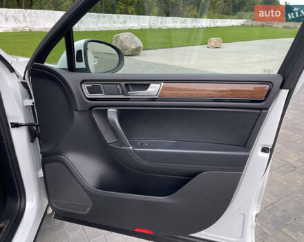 Фольксваген Туарег 2016 в Луцке на Automoto.ua Белый Фольксваген Туарег, объемом двигателя 2.97 л и пробегом 146 тыс. км за 33800 $, фото 46 на Automoto.ua