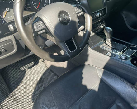 Белый Фольксваген Туарег, объемом двигателя 2.97 л и пробегом 185 тыс. км за 29500 $, фото 10 на Automoto.ua