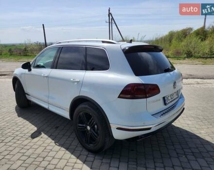 Белый Фольксваген Туарег, объемом двигателя 2.97 л и пробегом 269 тыс. км за 26900 $, фото 4 на Automoto.ua