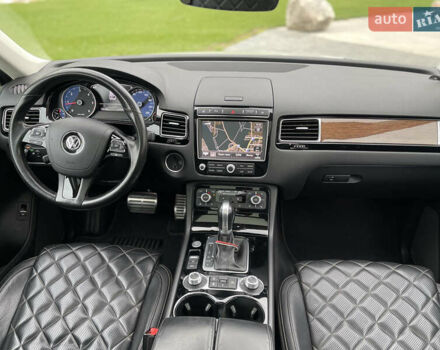 Фольксваген Туарег 2016 в Луцке на Automoto.ua Белый Фольксваген Туарег, объемом двигателя 2.97 л и пробегом 146 тыс. км за 33800 $, фото 50 на Automoto.ua