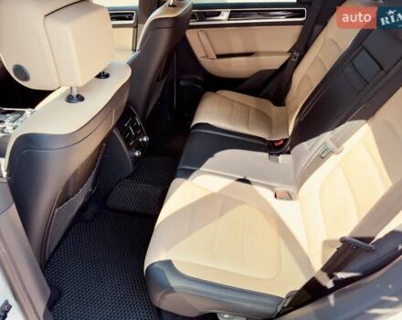 Белый Фольксваген Туарег, объемом двигателя 2.97 л и пробегом 172 тыс. км за 31500 $, фото 38 на Automoto.ua