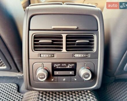 Белый Фольксваген Туарег, объемом двигателя 2.97 л и пробегом 172 тыс. км за 31500 $, фото 37 на Automoto.ua