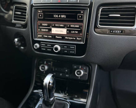 Білий Фольксваген Туарег, об'ємом двигуна 2.97 л та пробігом 300 тис. км за 21900 $, фото 25 на Automoto.ua